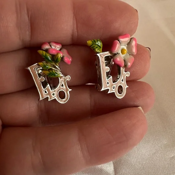 Christian Dior Pink Enamel Floral Logo Clip-On Earrings EUC - Picture 5 of 10